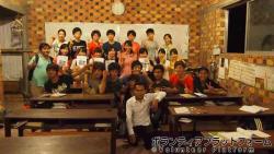 日本語学校の生徒と写真 ぼらぷらカンボジア スタディツアー
