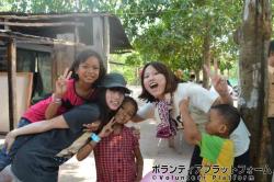 孤児院で元気な女の子たちと！！ ぼらぷらカンボジア スタディツアー