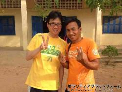 修了式の後、授業でお世話になったブン先生と一緒に ぼらぷらカンボジア 教育ボランティア