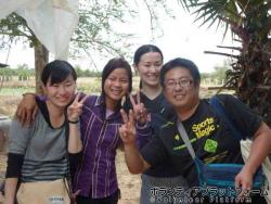 ホストファミリーのジェンライと　2011年 ぼらぷらカンボジア 教育ボランティア