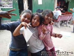 孤児院の子はフレンドリー ぼらぷらカンボジア スタディツアー