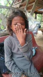 指輪をつけて遊びました ぼらぷらカンボジア 教育ボランティア