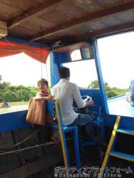 船の運転士さん ぼらぷらカンボジア スタディツアー
