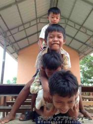 小学校の休み時間 ぼらぷらカンボジア スタディツアー