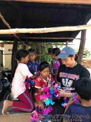 ポンポン作りから一緒にやりました！ ぼらぷらカンボジア 教育ボランティア