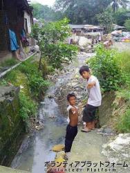 スモーキーマウンテンに暮らす子ども達 ぼらぷらフィリピン　貧民区キッズサポート