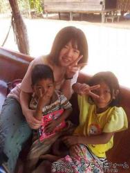 ホームステイ先の子供と ぼらぷらカンボジア 教育ボランティア
