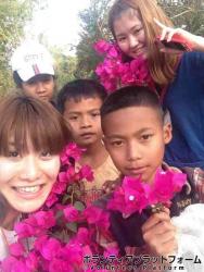 帰り道、花をくれました ぼらぷらカンボジア 教育ボランティア