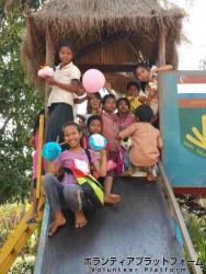 孤児院の子供たちと ぼらぷらカンボジア スタディツアー