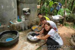 お洗濯～ ぼらぷらカンボジア 教育ボランティア