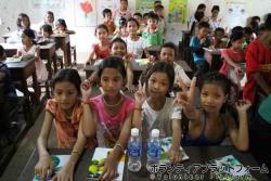小学校訪問 ぼらぷらカンボジア スタディツアー