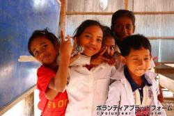 3年生は先生ごっこ流行ってます ぼらぷらカンボジア 教育ボランティア