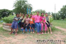 クラスの子供たちと。 ぼらぷらカンボジア 教育ボランティア