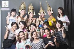 アプサラ伝統衣装体験1 ぼらぷらカンボジア スタディツアー