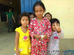 現地の子どもたち ぼらぷらカンボジア スタディツアー