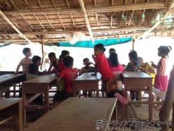 休み時間の子どもたち ぼらぷらカンボジア 教育ボランティア