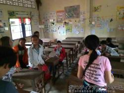 授業中の子どもたちのようす。 ぼらぷらカンボジア 教育ボランティア