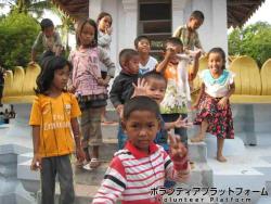 オプショナルツアー先で出会った子どもたち ぼらぷらカンボジア 教育ボランティア