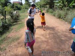 村の子供たちとの触れ合い ぼらぷらカンボジア 教育ボランティア