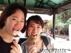 アイスを食べながらトゥクトゥク！ ぼらぷらカンボジア スタディツアー