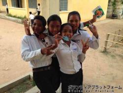 いつも仲良しの4人組^ ^ ぼらぷらカンボジア 教育ボランティア