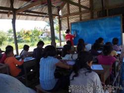 村での授業 ぼらぷらカンボジア 教育ボランティア