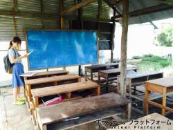 青空教室で授業してました。風が通って涼しかった！ ぼらぷらカンボジア 教育ボランティア