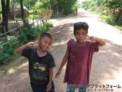 道で会ったクラスの子 ぼらぷらカンボジア 教育ボランティア