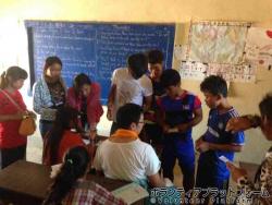 日本チックなものは大人気 ぼらぷらカンボジア 教育ボランティア