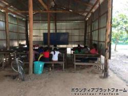 テスト中の静かな教室 ぼらぷらカンボジア 教育ボランティア