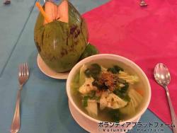野菜スープとココナツジュース ぼらぷらカンボジア 教育ボランティア