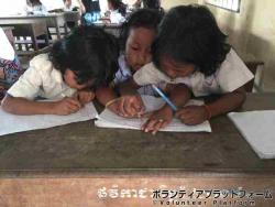 一生懸命な姿勢 ぼらぷらカンボジア 教育ボランティア