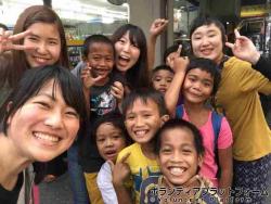 街中の子供たちと ぼらぷらフィリピン スタディツアー