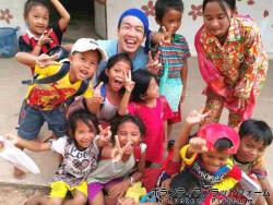1年生と ぼらぷらカンボジア 教育ボランティア