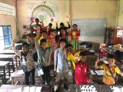 5年生と記念撮影 ぼらぷらカンボジア 教育ボランティア