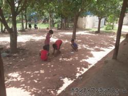 子供達が遊んでいる様子 ぼらぷらカンボジアSDGs海外ボランティア研修