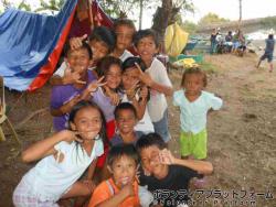 笑顔の子供達 ぼらぷらセブ島　日韓比マングローブ植林ボランティア