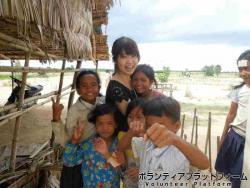 クラスの子どもたちと ぼらぷらカンボジア 教育ボランティア