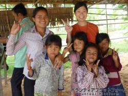 3年生クラスの子供たちと ぼらぷらカンボジア 教育ボランティア