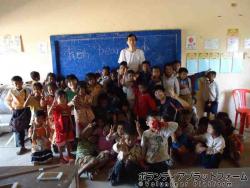 １・２年生クラスの集合写真 ぼらぷらカンボジア 教育ボランティア