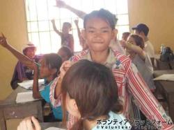 授業中の元気な子どもたち ぼらぷらカンボジア 教育ボランティア