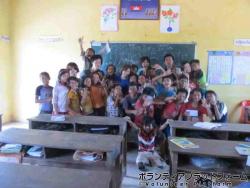 最終日に子どもたちと。 ぼらぷらカンボジア 教育ボランティア