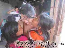 別れる時、ハグとキスをしてくれた孤児院の子供達 ぼらぷらカンボジア スタディツアー