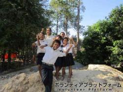 日本の子ども達と全然変わらない！カンボジアの小学４年生。 ぼらぷらカンボジア スタディツアー