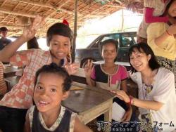 クラスの子供たちと ぼらぷらカンボジア 教育ボランティア