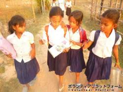 クメール語の授業帰りの子どもたち♡ ぼらぷらカンボジア 教育ボランティア
