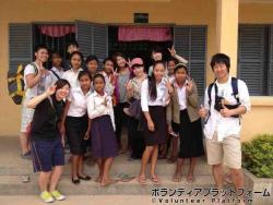 村の学校にて ぼらぷらカンボジア スタディツアー