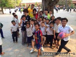 小学校の子どもたちは元気でした。 ぼらぷらカンボジア スタディツアー