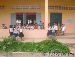 休み時間の子ども達の様子 ぼらぷらカンボジア 教育ボランティア