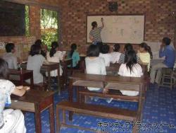 日本語学校での交流 ぼらぷらカンボジア スタディツアー